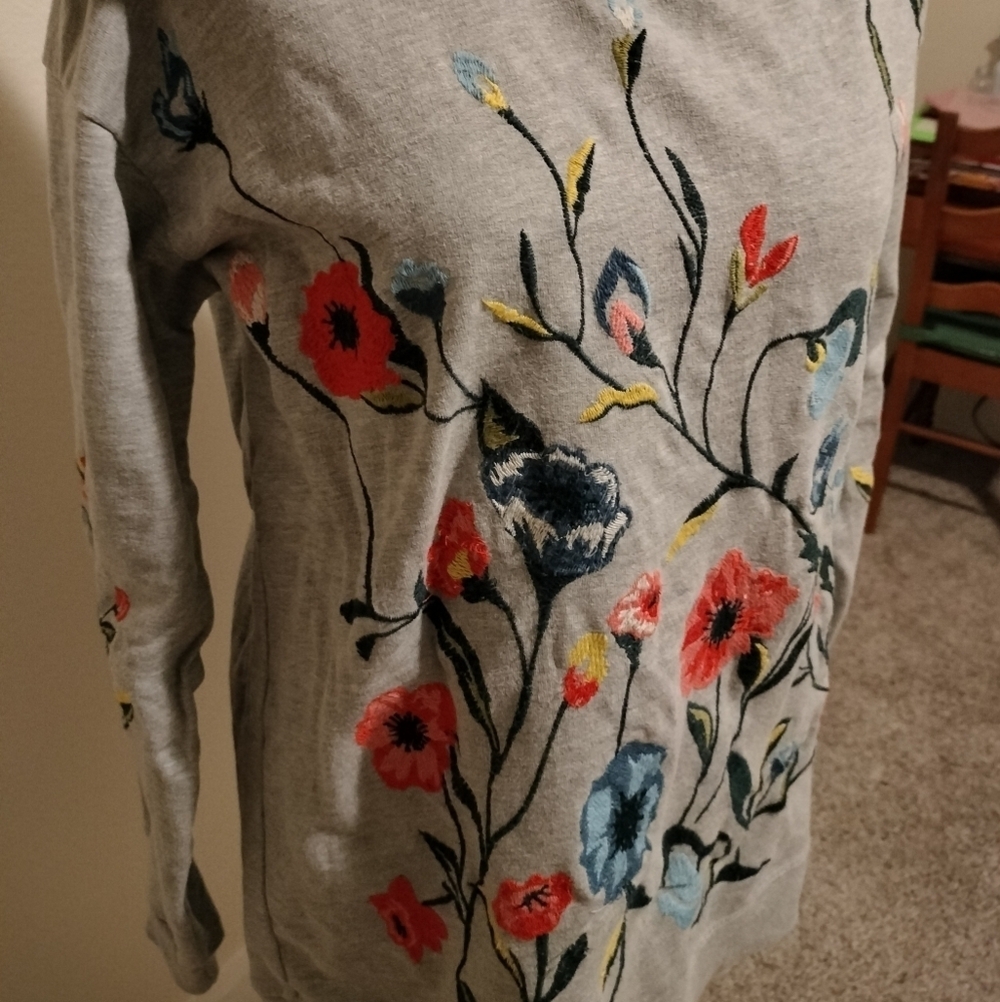 Anthropologie SUNDRY Floral Embroidered Gray Sweatshirt - Picture 6 of 10